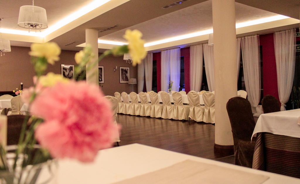 Hotel Wojto Zamość Esterno foto